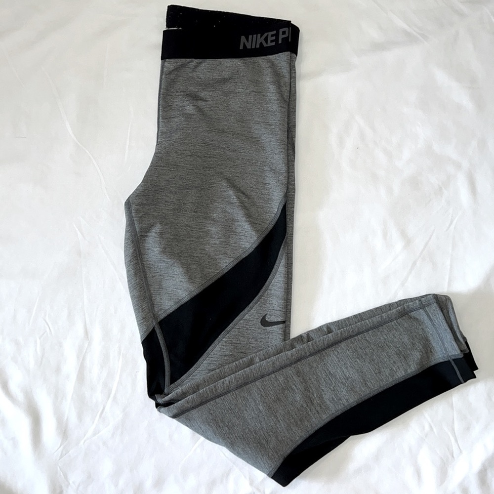 Nike Pro Hyperwarm Women Gray and Black Athletic Leggings Size Large - Picture 1 of 6